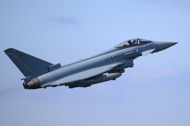 Ținte aeriane, detectate în spațiul aerian al României. Aeronave de luptă au fost ridicate de la sol / Mesaj RO-alert pentru populaţia din Galaţi