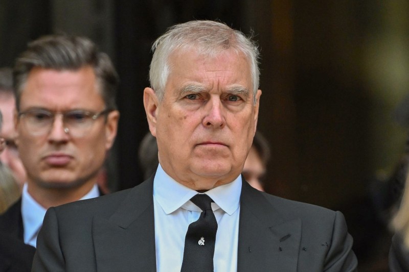 Un oraș din Irlanda de Nord va redenumi o stradă numită după fostul prinț Andrew. Comunitatea locală va decide noul nume