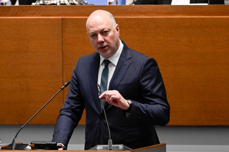 VIDEO Țara vecină în care creșterea salariilor bugetarilor și majorarea impozitelor au scos mii de oameni în stradă