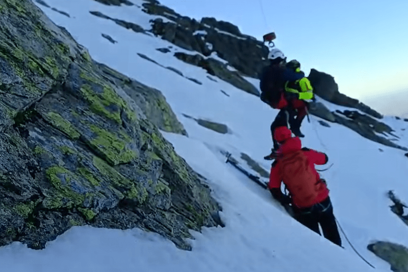 22 de oameni, salvați din munți în ziua de Crăciun. Șapte dintre ei au ajuns la spital