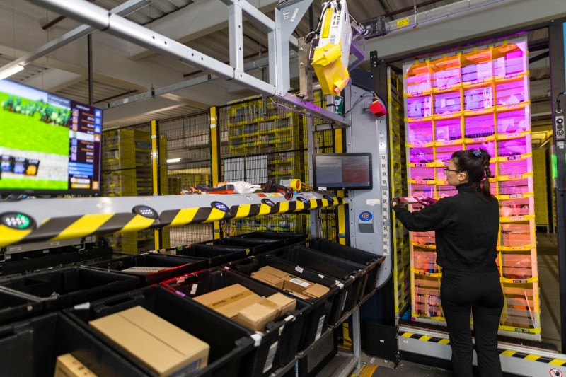 Amazon reduce comisioanele în Europa ca să facă față concurenței platformelor chinezești Shein și Temu