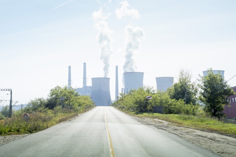 Ministerul Energiei: Deficitul de energie provocat de oprirea centralei de la Brazi, compensat prin centralele pe cărbune și energia hidro