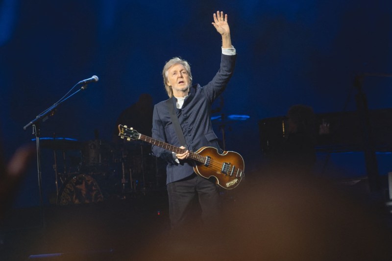 Paul McCartney se alătură parlamentarilor britanici împotriva interdicției propuse în UE pentru denumiri ca „burger vegan”