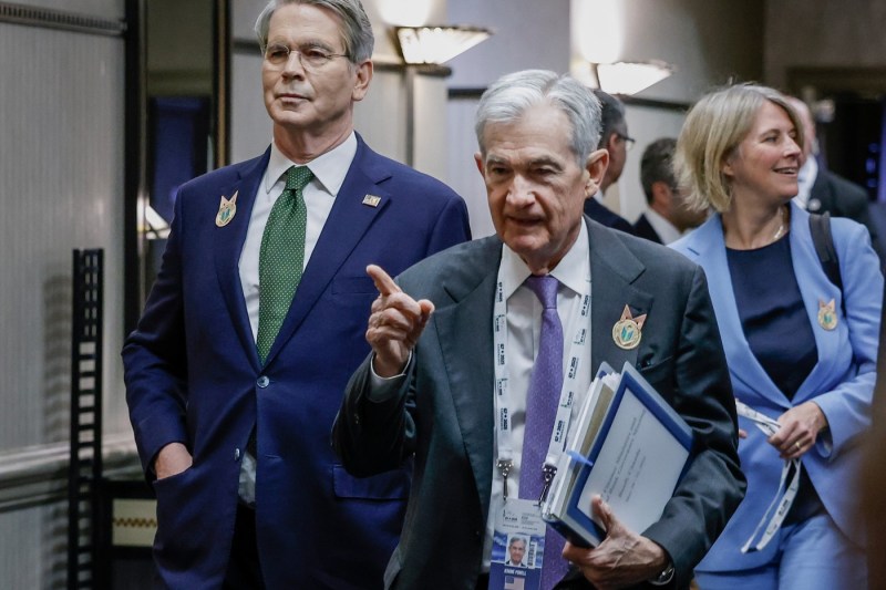 Ședință cu scântei la banca centrală a SUA pentru aprobarea măsurii cerute insistent de Donald Trump