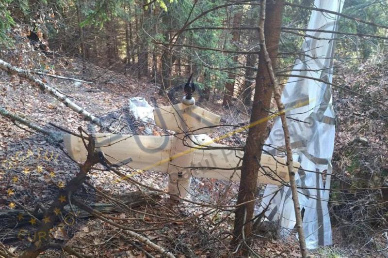 Sindicat din Poliție, despre drona găsită într-o pădure din Argeş: „Are montat un dispozitiv artizanal. Cert este că nu a fost folosită de militarii din baza NATO din zonă”