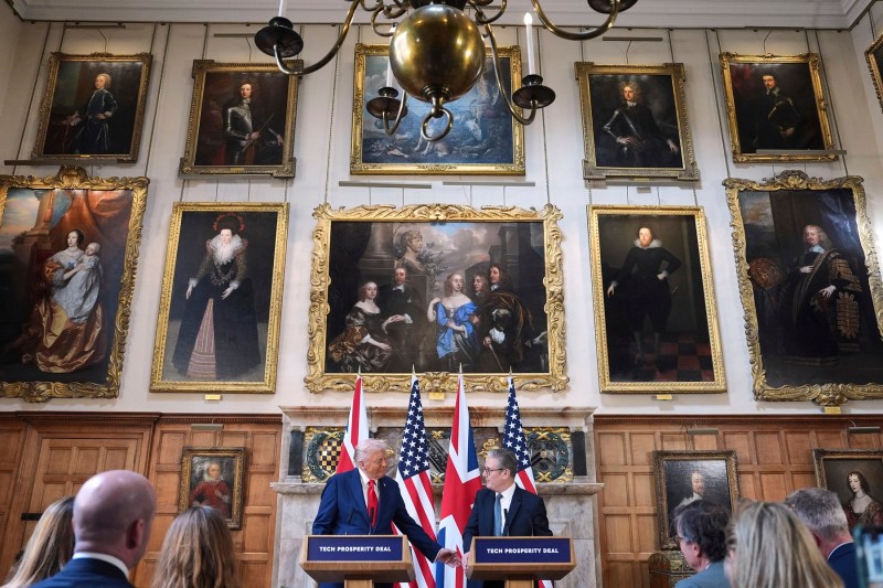 SUA suspendă după doar 3 luni un acord important semnat cu Marea Britanie în timpul vizitei în care s-a anunțat „reînnoirea” relației speciale dintre cele două țări