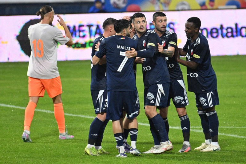 SuperLiga: Laude pentru fotbalistul care nu a reușit să se impună la Rapid: „Poate nu a fost tratat așa cum trebuie, are o calitate aparte”