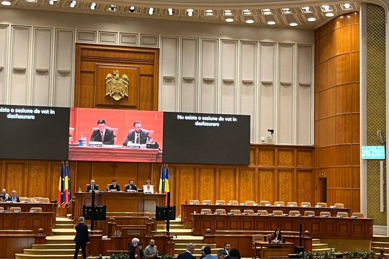 VIDEO Oboseala de după alegeri. Cum s-a desfășurat citirea moțiunii de cenzură împotriva Guvernului în Parlament