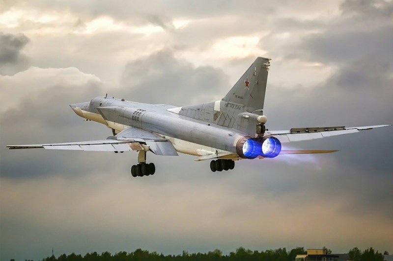 Anunț făcut imediat după ce Putin i-a primit pe emisarii americani: Bombardiere strategice rusești Tu-22M3 și avioane de vânătoare, misiune de 5 ore