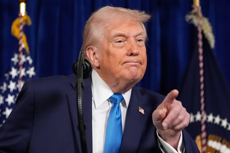 Donald Trump o amenință direct pe noua președintă a Venezuelei: „Va plăti un preț mare, mult mai mare decât Maduro”