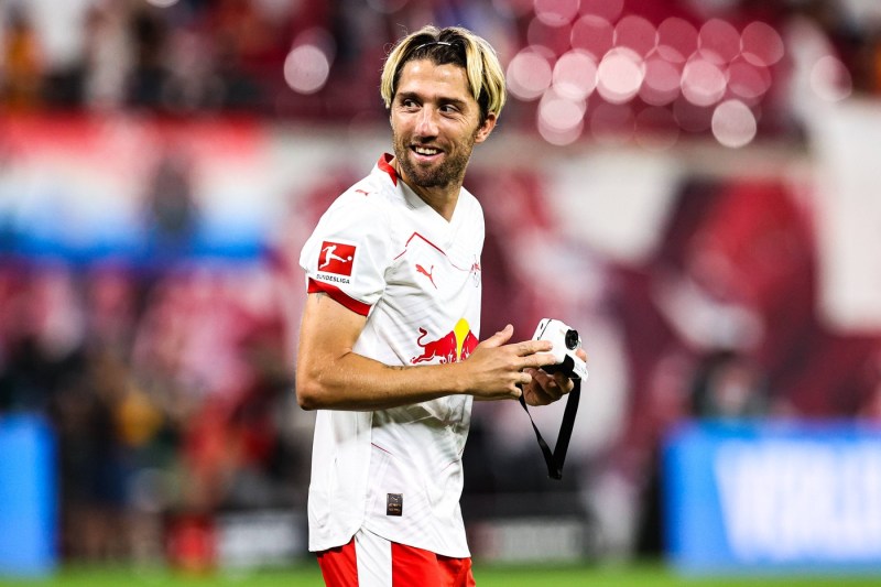 După ce i-a murit fratele subit, un cunoscut fotbalist renunță la echipa de club pentru a avea grijă de tatăl său: „Vreau să petrec mult mai mult timp cu cei dragi în viitor”