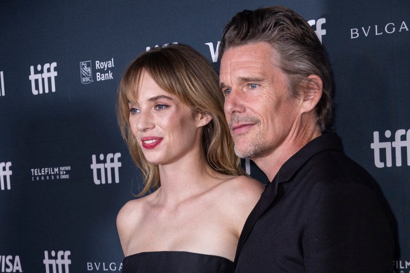 Ethan Hawke a dezvăluit sfatul simplu pe care i l-a dat fiicei sale actriță, după ce a rămas fără rolul din cel mai urmărit serial Netflix