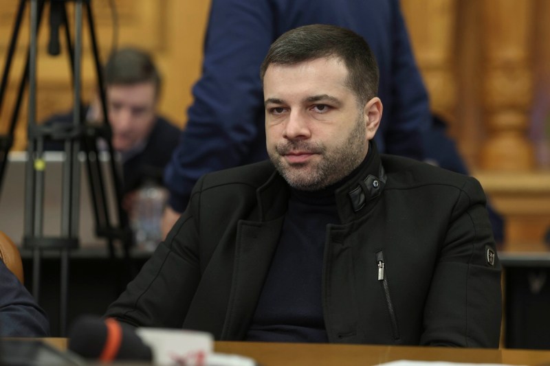 Liderul deputaților PSD spune că „pachetul 3 nu trece” fără măsurile social-democraților. „Deficitul nu se reduce storcând economia”