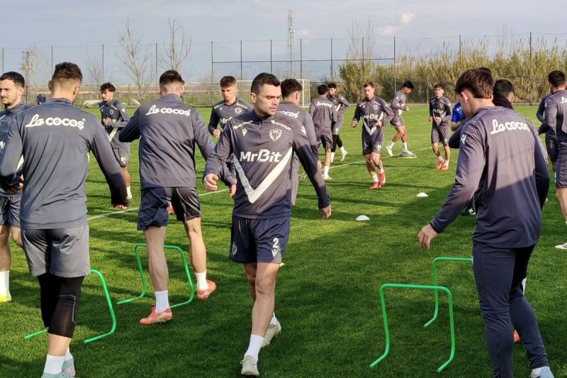 SuperLiga: Rapid dorește un jucător de la Petrolul. Și „lupii galbeni” vor trei fotbaliști ai grupării din Giulești: „O să vedem dacă se va realiza ceva”