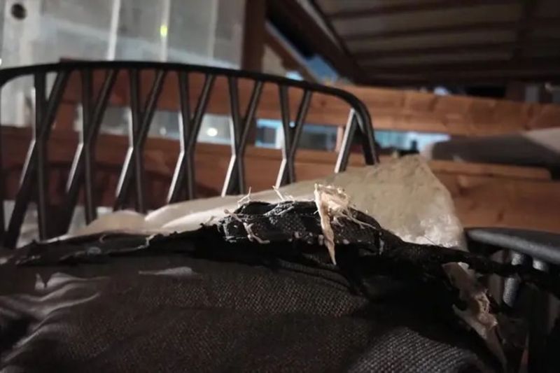 „Ţinea în mâini o lumânare foarte aproape de tavan”. Mărturii din localul dintr-o stațiune de schi din Elveția unde zeci de oameni au murit în incendiu