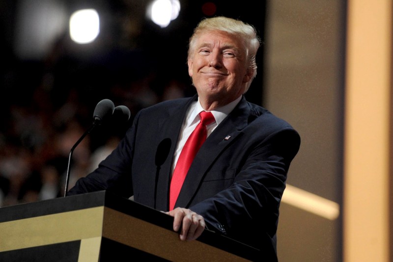 Trump recunoaște că ia o doză zilnică de aspirină mai mare decât îi recomandă medicii: „Vreau ca prin inima mea să curgă sânge frumos”