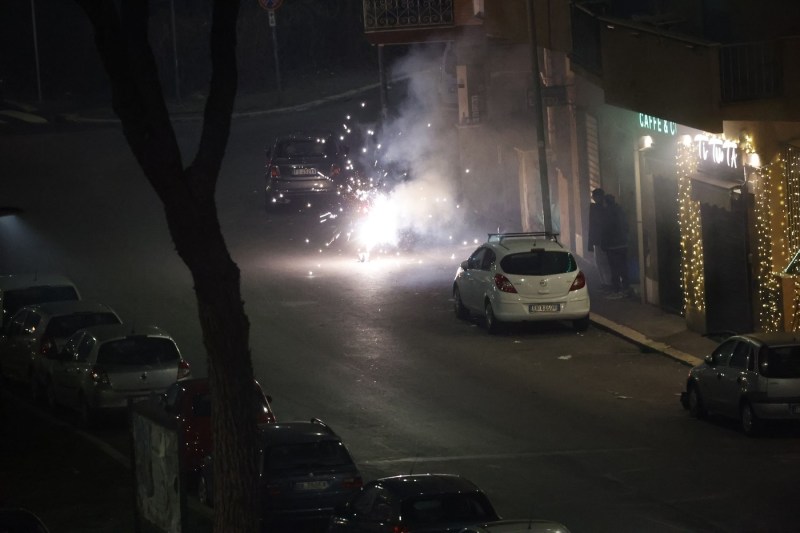 Un adolescent român este în stare critică, în Italia, după explozia unei petarde în noaptea de Revelion