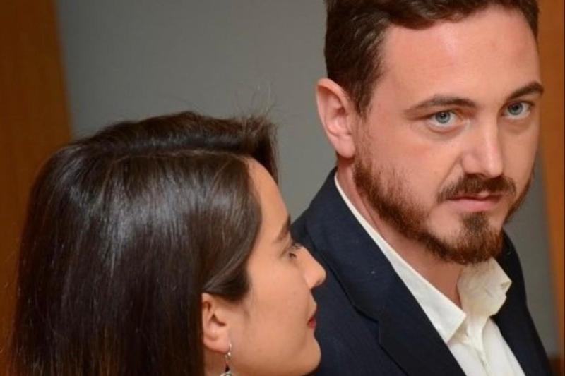 „Shaida m-a învățat, fără să-mi spună, cât de valoroasă este libertatea atunci când nu crești cu ea”. Sorin Chirvase și Shaida Heydari. FOTO: arhiva personală