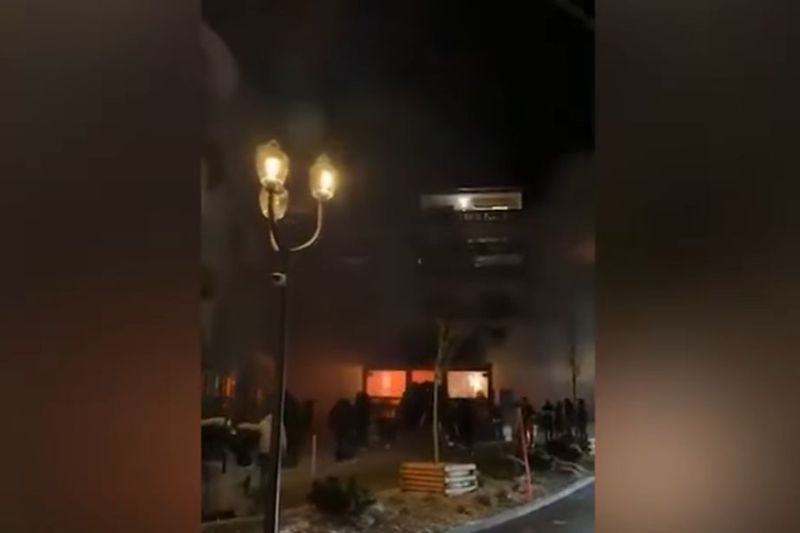 VIDEO Explozie de Anul Nou într-o stațiune de schi din Elveția. Mai multe persoane au murit, altele sunt rănite