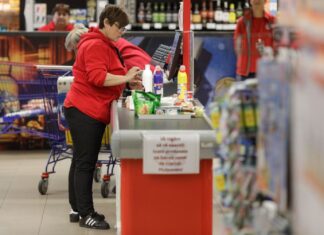 Preluarea „La Cocoș” de către proprietarul Lidl și Kaufland e „aproape gata”: „Ideea este ca modelul low-cost să nu fie omorât”