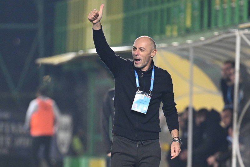 Bogdan Andone, un car de nervi după înfrângerea cu Universitatea Cluj: „Zici că noi eram la baschet și ei la lupte”