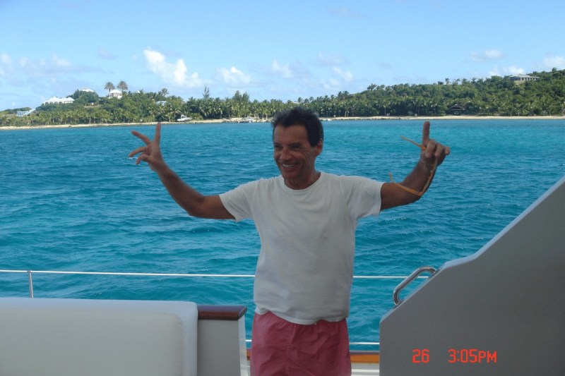 „Filiera franceză” în scandalul Epstein. Procurorii din Paris redeschid o anchetă închisă după sinuciderea unui apropiat al afaceristului american