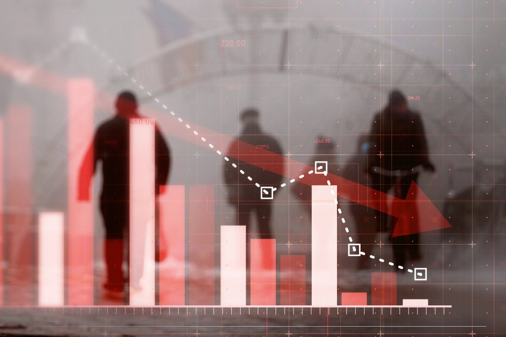 Recesiune, imagine ilustrativă. Foto: Shutterstock. Colaj: Ion Mateș / HotNews