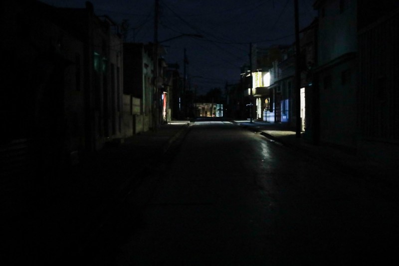 În beznă și sub amenințarea unei blocade SUA, Cuba se îndreaptă spre o situație-limită: Președintele tocmai a anunțat planul de raționalizare