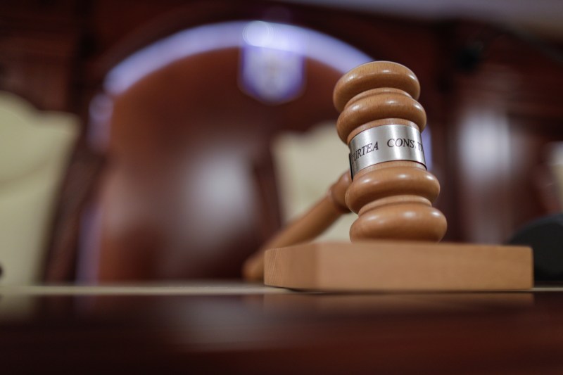 Judecătorul CCR Dacian Dragoș, întrebat pe stradă de ce nu sunt tăiate pensiile speciale. „Nu depinde numai de mine”