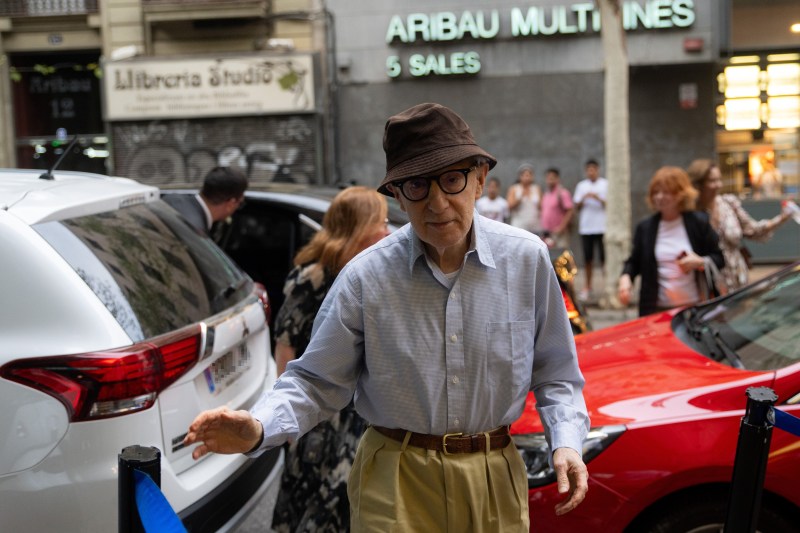 Legătura lui Epstein cu admiterea fiicei lui Woody Allen la facultate. Noi dezvăluiri din documentele Departamentului de Justiţie