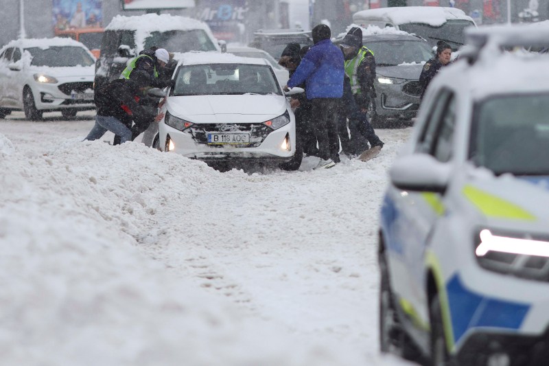 Primarul Ciucu anunță ce amenzi s-au dat pentru modul în care au fost deszăpezite arterele de circulație din Capitală. Sancțiuni aplicate în toate sectoarele, cele mai multe în 3 și 4