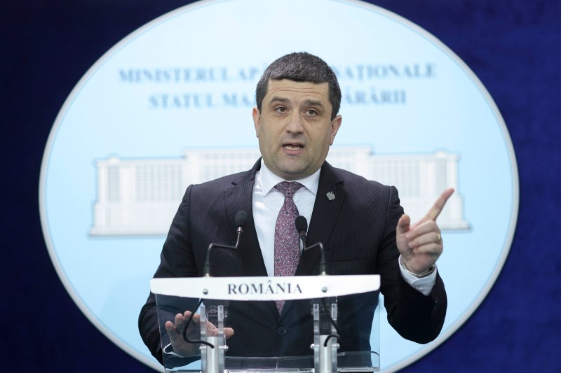 Resturi de dronă, descoperite pe plaja din Mamaia. SRI și Ministerul Apărării încearcă să recupereze date despre traseu, anunță Radu Miruță