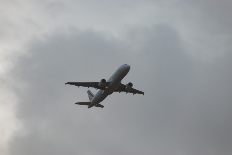 „Risc ridicat pentru zborurile civile”: Agenția europeană recomandă evitarea spațiului aerian al Iranului