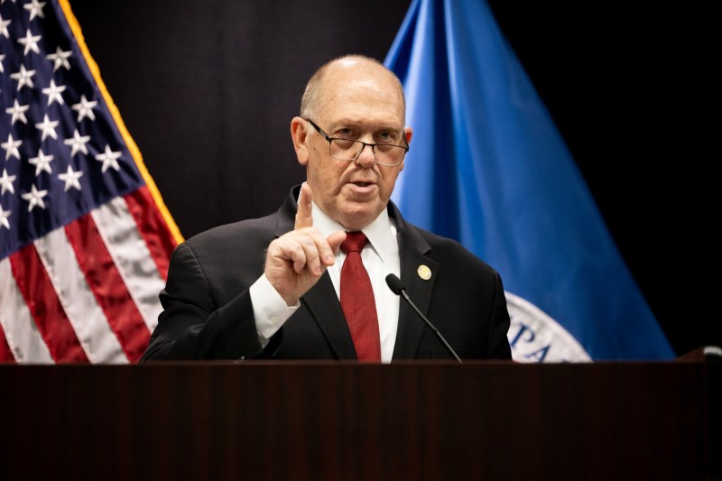 „Țarul frontierelor” anunță retragerea agenților ICE din Minneapolis, după săptămâni de proteste: „Comunitatea este mai sigură”