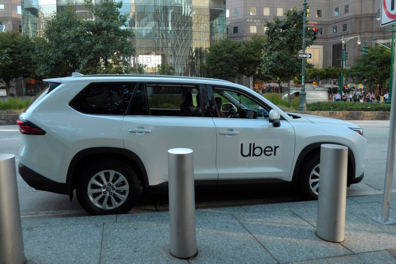 Uber, obligată să plătească 8,5 milioane de dolari, într-un proces în care o femeie a acuzat un șofer că a oprit mașina și a violat-o