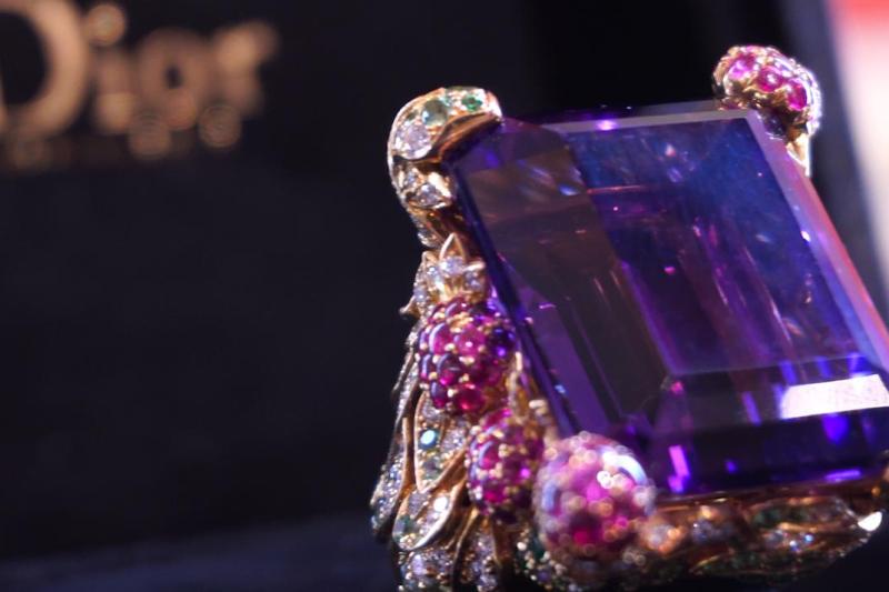 Unic inel Dior de la 37.000 de Euro și o colecție cu picturi realizate pe „Coasta de Argint” a Reginei Maria, în cele mai noi licitații Artmark