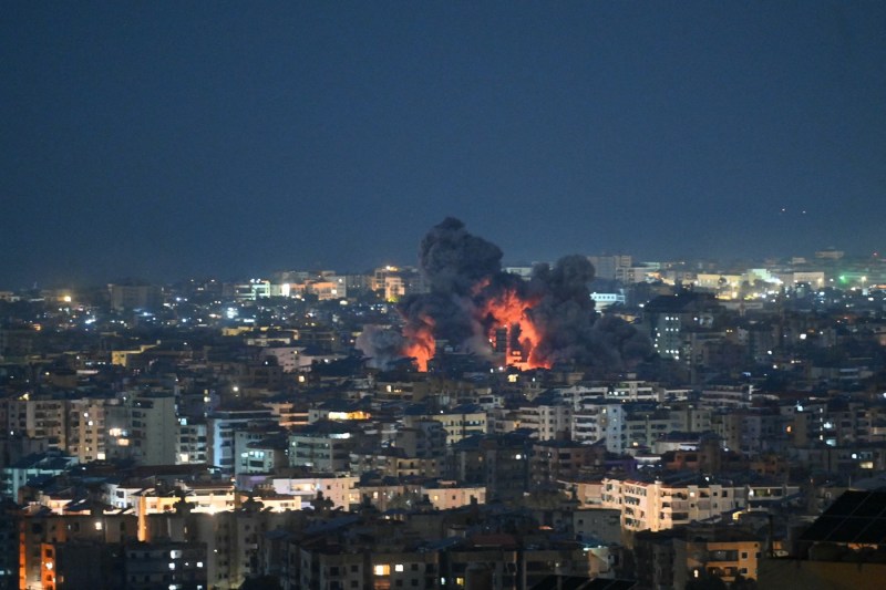 Continuă răzbunarea Iranului pe aliații SUA din Golf: două drone iraniene au atacat marți ambasada americană din Arabia Saudită