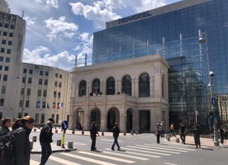 De ce a fost demolat Teatrul cel Mare, un simbol al Bucureștiului. Deși impozanta clădire de pe Calea Victoriei a fost bombardată, putea fi salvată