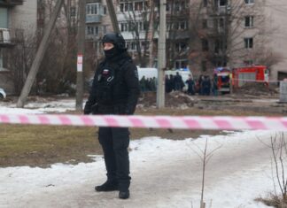 Alertă la Sankt Petersburg, după ce un criminal în serie eliberat pentru armată s-a întors acasă și a evadat de sub pază