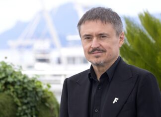 Ce spune Cristian Mungiu despre noul său film „Fjord”, ovaţionat îndelung la premiera de la Cannes. Pelicula, printre favorite la câștigarea trofeului Palme d’Or