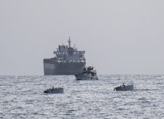 Comandouri navale israeliene au deschis focul asupra flotilei Global Sumud, cu ajutoare pentru Gaza, susțin organizatorii. Ce arată imaginile