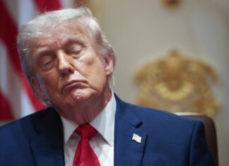 Trump amenință că va „pulveriza” Omanul, un aliat al SUA, într-o aparentă nouă confuzie