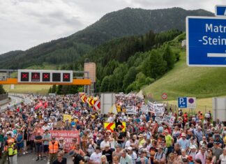 Autostradă europeană cheie, blocată de un protest împotriva zgomotului și a poluării