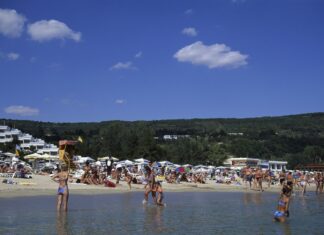 Turiștii români aleg în continuare litoralul bulgăresc, dar a apărut o schimbare majoră