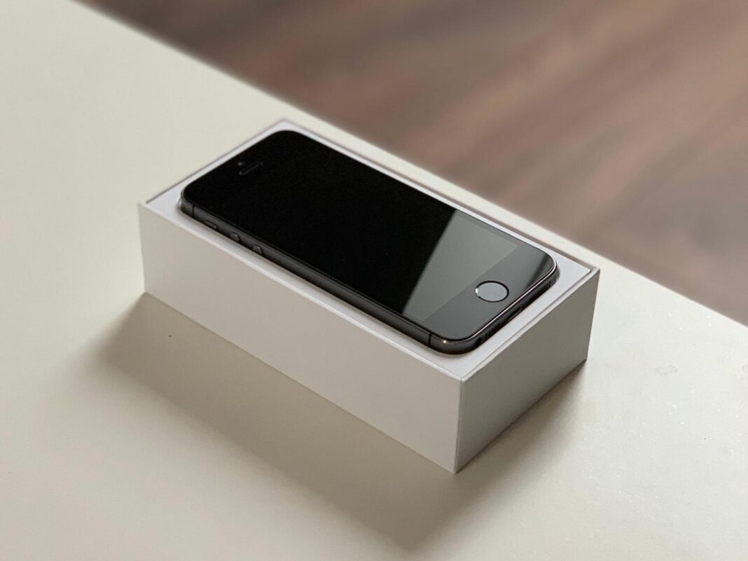 Telefon recondiționat sau nou: când merită să alegi varianta refurbished?