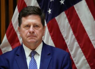 Donald Trump numește un nou șef al serviciilor de informații ale SUA. De ce a renunțat la precedenta nominalizare