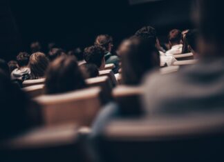 Cercetători excluşi de la o conferinţă medicală din SUA, după ce au criticat politica administraţiei Trump în domeniul ştiinţific