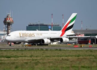 De la Emirates la Wizz Air, marile companii aeriene mizează acum „all-in” pe internetul Starlink