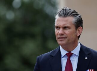 „O prostie grotescă”. Discursul lui Pete Hegseth de Ziua Z privind imigraţia din Europa, aspru criticat
