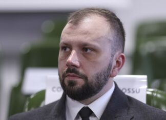 Cu doar trei zile înainte de procesul din PNL, Tribunalul București a creat completuri specializate pentru litigiile din partide
